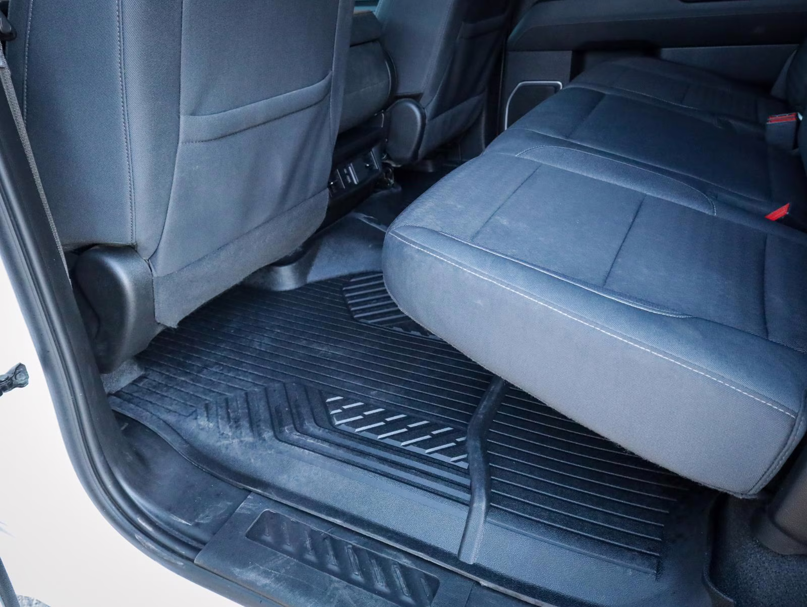 2023 Summit White Chevrolet Silverado 1500 LT 4X4 Truck