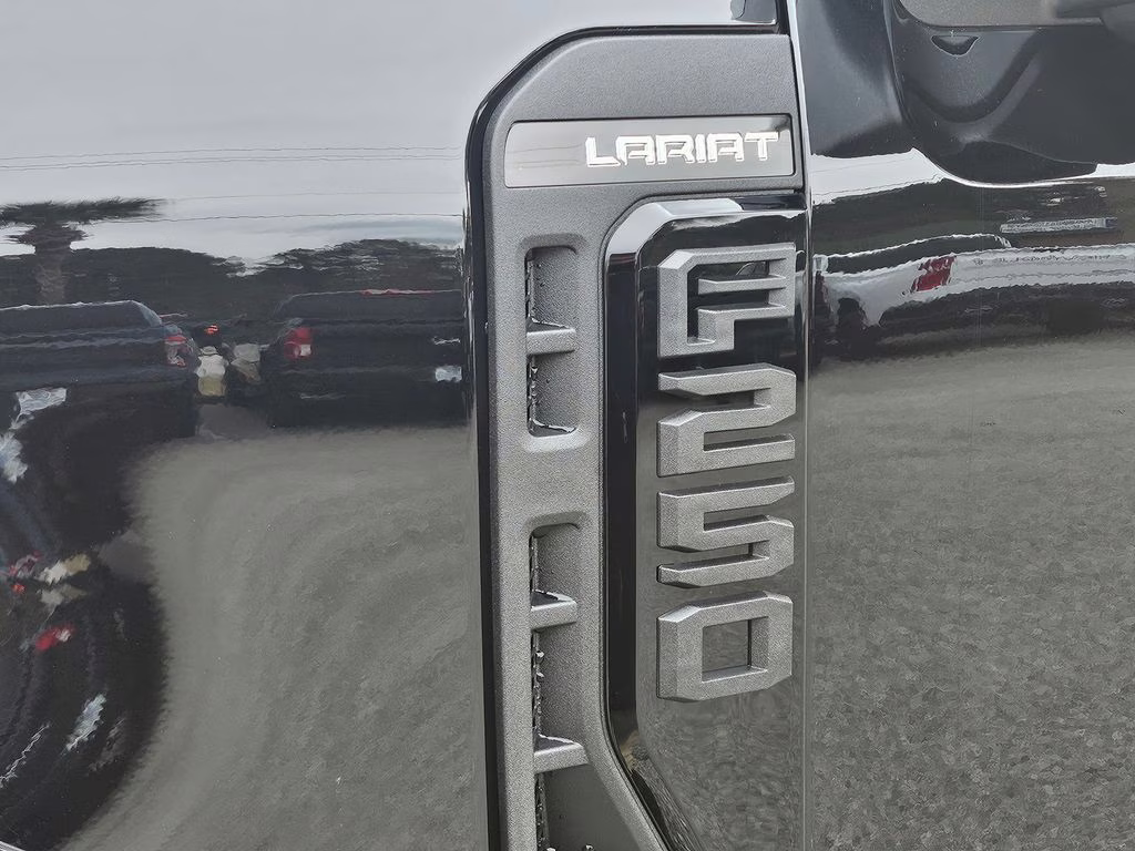 2026 Agate Black Metallic Ford Super Duty F-250 SRW Lariat 4X4 Truck