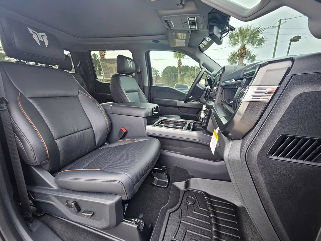 2026 Agate Black Metallic Ford Super Duty F-250 SRW Lariat 4X4 Truck