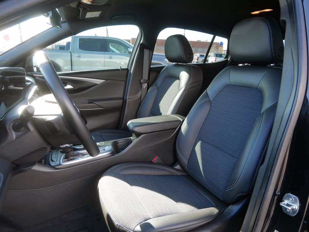 2024 Ebony Twilight Metallic Buick Envista Preferred FWD SUV