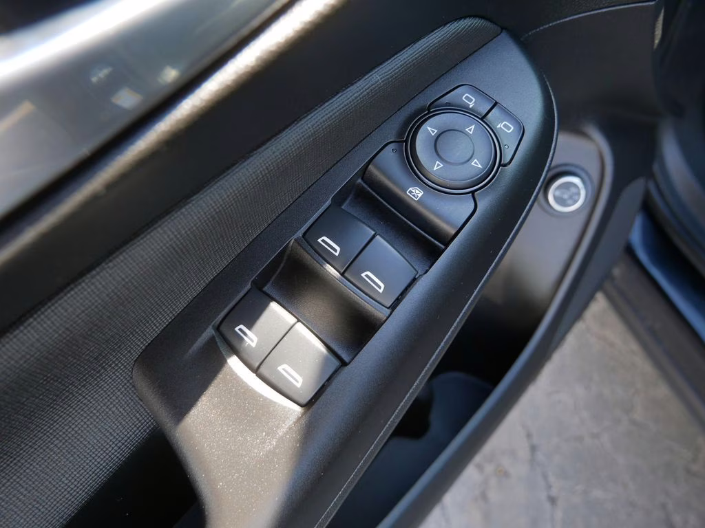 2024 Ebony Twilight Metallic Buick Envista Preferred FWD SUV