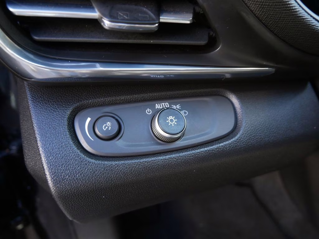 2024 Ebony Twilight Metallic Buick Envista Preferred FWD SUV