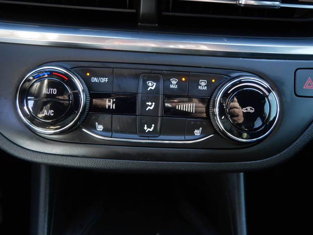 2024 Ebony Twilight Metallic Buick Envista Preferred FWD SUV