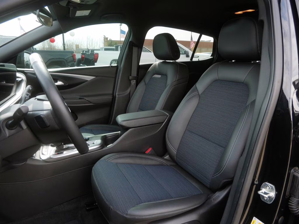 2024 Ebony Twilight Metallic Buick Envista Preferred FWD SUV