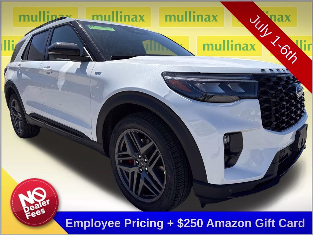 2026 Star White Metallic Tri-Coat Ford Explorer ST-Line RWD SUV