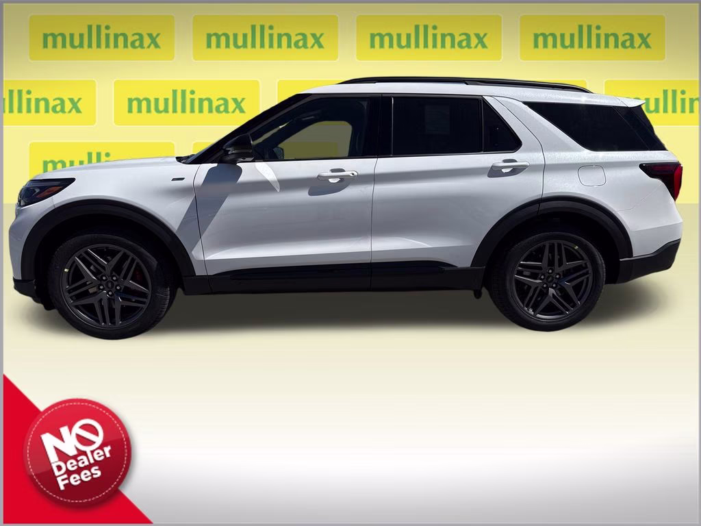 2026 Star White Metallic Tri-Coat Ford Explorer ST-Line RWD SUV