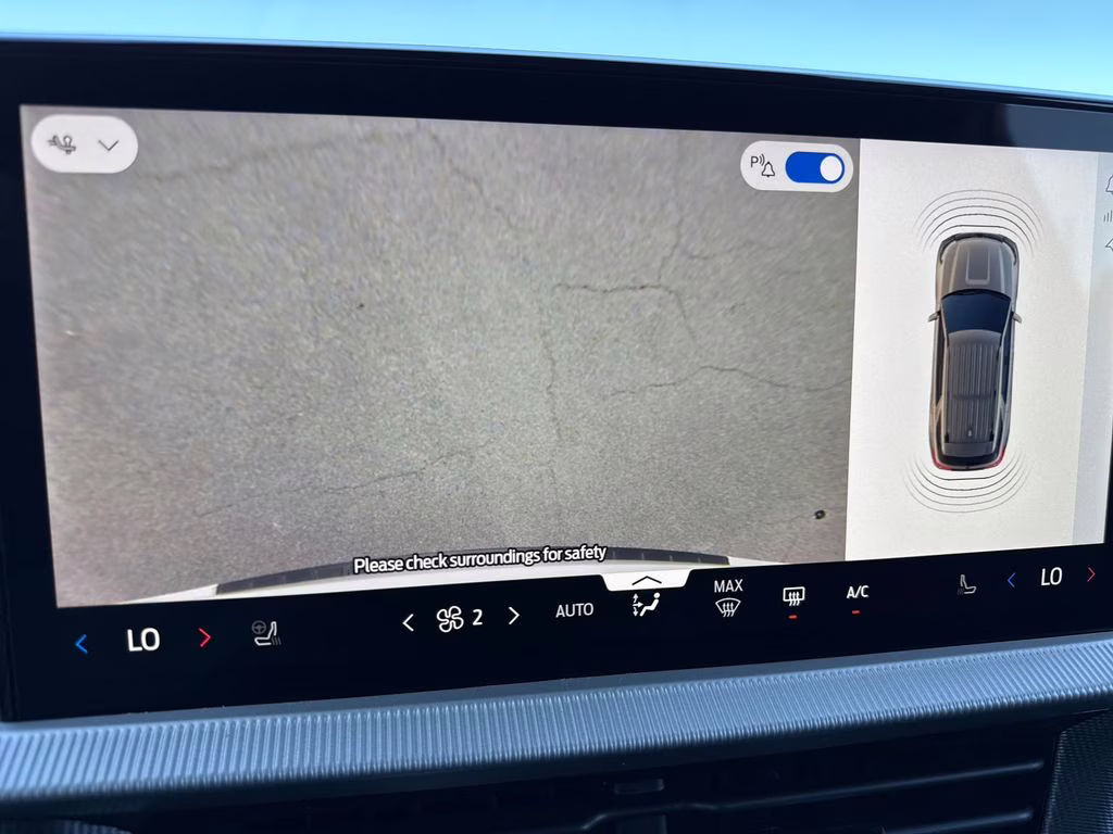 2026 Star White Metallic Tri-Coat Ford Explorer ST-Line RWD SUV