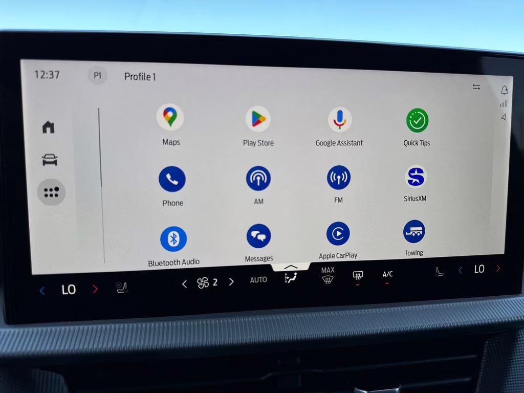 2026 Star White Metallic Tri-Coat Ford Explorer ST-Line RWD SUV