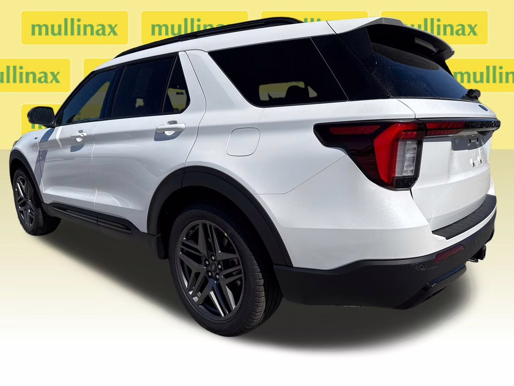 2026 Star White Metallic Tri-Coat Ford Explorer ST-Line RWD SUV