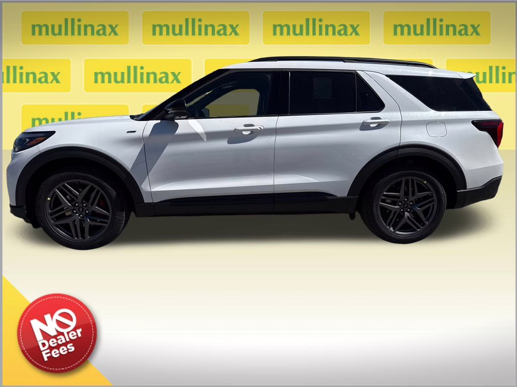 2026 Star White Metallic Tri-Coat Ford Explorer ST-Line RWD SUV