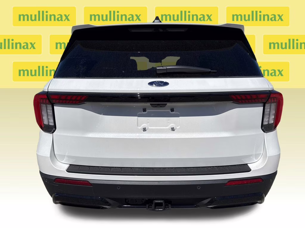 2026 Star White Metallic Tri-Coat Ford Explorer ST-Line RWD SUV