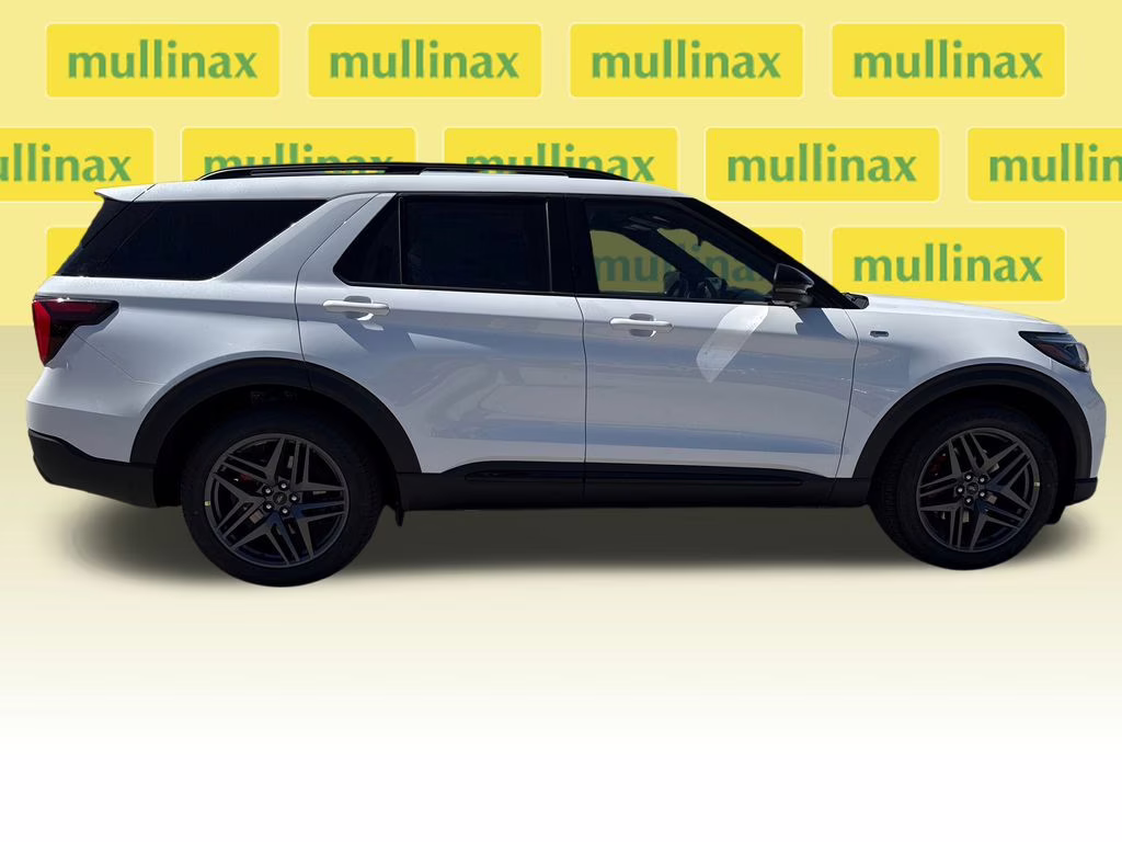 2026 Star White Metallic Tri-Coat Ford Explorer ST-Line RWD SUV