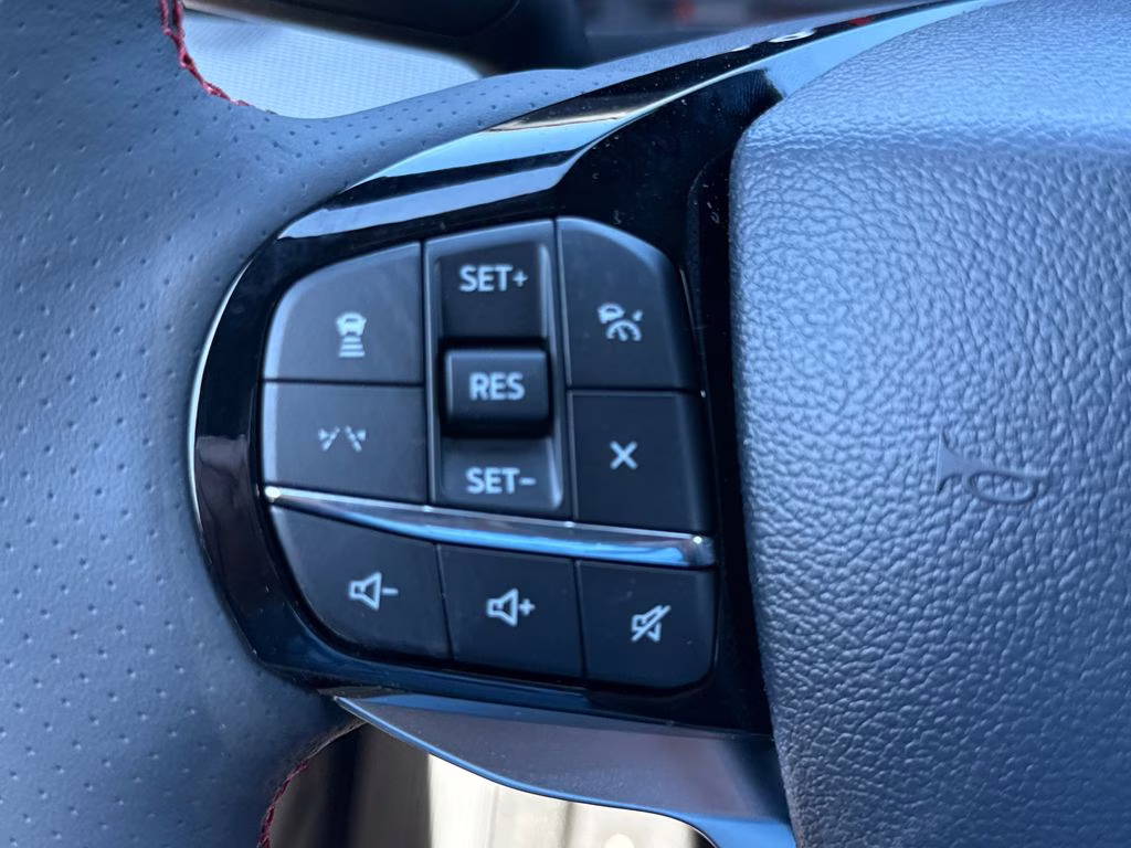 2026 Star White Metallic Tri-Coat Ford Explorer ST-Line RWD SUV