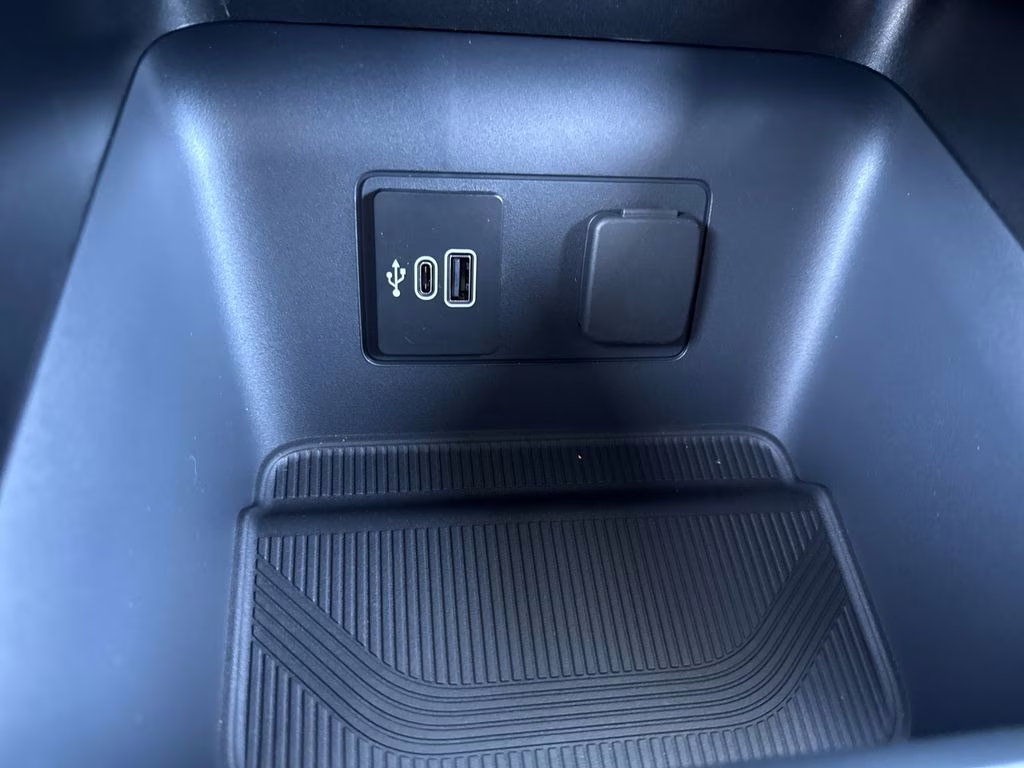 2026 Star White Metallic Tri-Coat Ford Explorer ST-Line RWD SUV