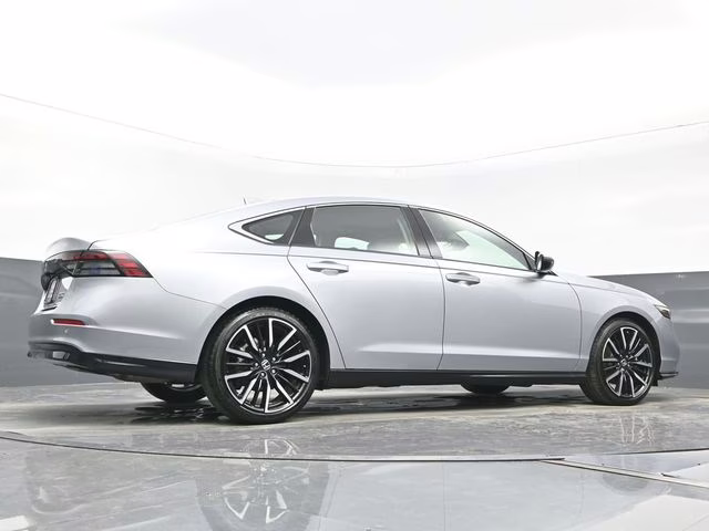 2023 Lunar Silver Metallic Honda Accord Hybrid Touring FWD Sedan