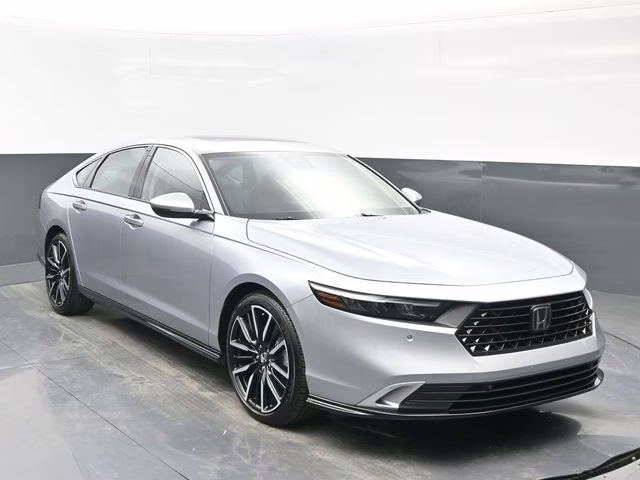 2023 Lunar Silver Metallic Honda Accord Hybrid Touring FWD Sedan