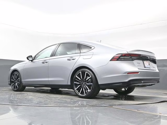2023 Lunar Silver Metallic Honda Accord Hybrid Touring FWD Sedan