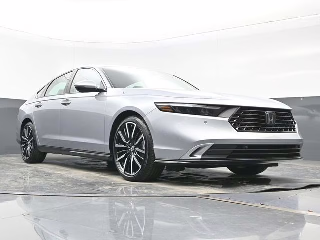 2023 Lunar Silver Metallic Honda Accord Hybrid Touring FWD Sedan
