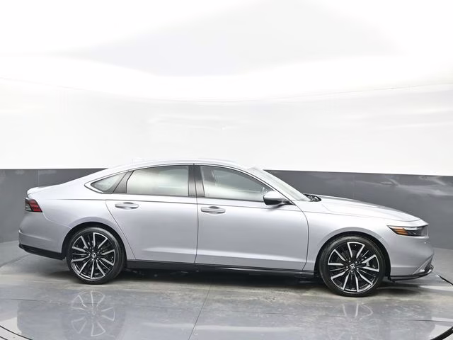 2023 Lunar Silver Metallic Honda Accord Hybrid Touring FWD Sedan