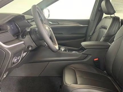 2026 Diamond Black Crystal Pearlcoat Jeep Grand Cherokee Limited 4X4 SUV