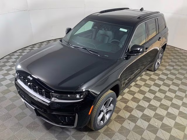 2026 Diamond Black Crystal Pearlcoat Jeep Grand Cherokee Limited 4X4 SUV