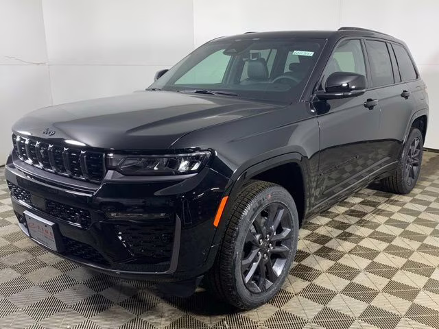 2026 Diamond Black Crystal Pearlcoat Jeep Grand Cherokee Limited Reserve 4X4 SUV