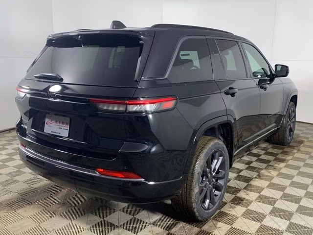 2026 Diamond Black Crystal Pearlcoat Jeep Grand Cherokee Limited Reserve 4X4 SUV