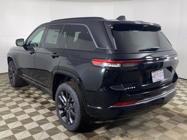 2026 Diamond Black Crystal Pearlcoat Jeep Grand Cherokee Limited Reserve 4X4 SUV