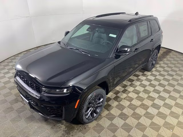 2026 Diamond Black Crystal Pearlcoat Jeep Grand Cherokee Limited Reserve 4X4 SUV