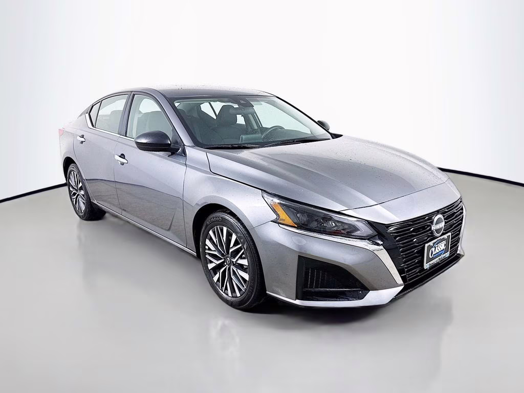 2025 Gun Metallic Nissan Altima 2.5 SV FWD Sedan