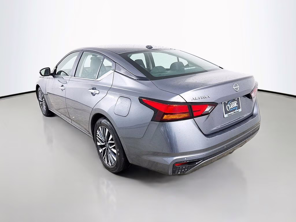 2025 Gun Metallic Nissan Altima 2.5 SV FWD Sedan