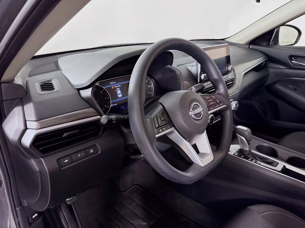 2025 Gun Metallic Nissan Altima 2.5 SV FWD Sedan