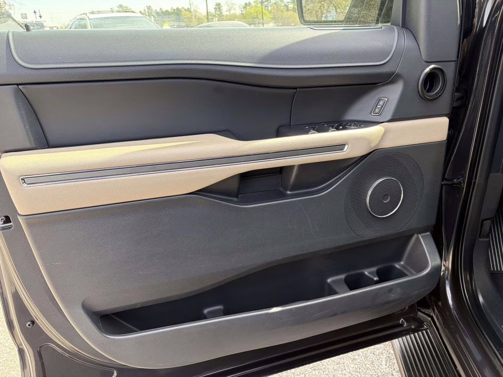 2024 Gray Metallic Ford Expedition XLT RWD SUV