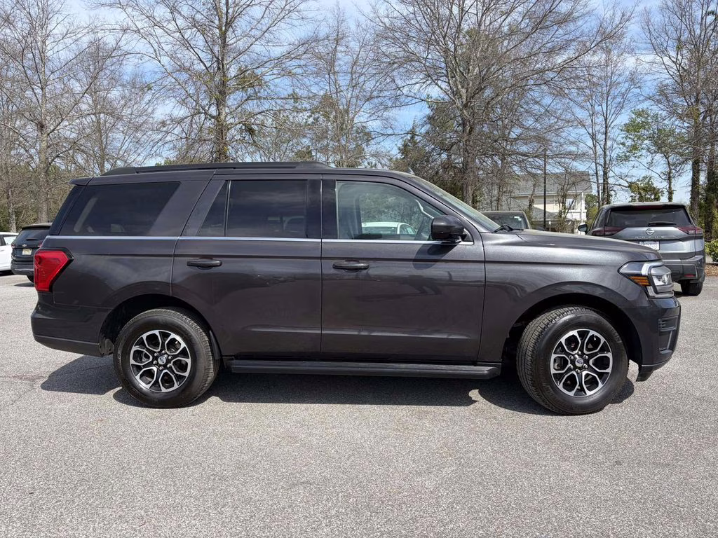 2024 Gray Metallic Ford Expedition XLT RWD SUV