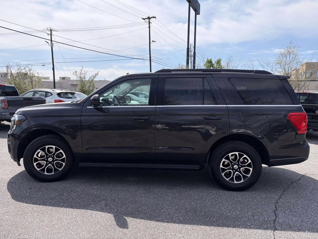 2024 Gray Metallic Ford Expedition XLT RWD SUV