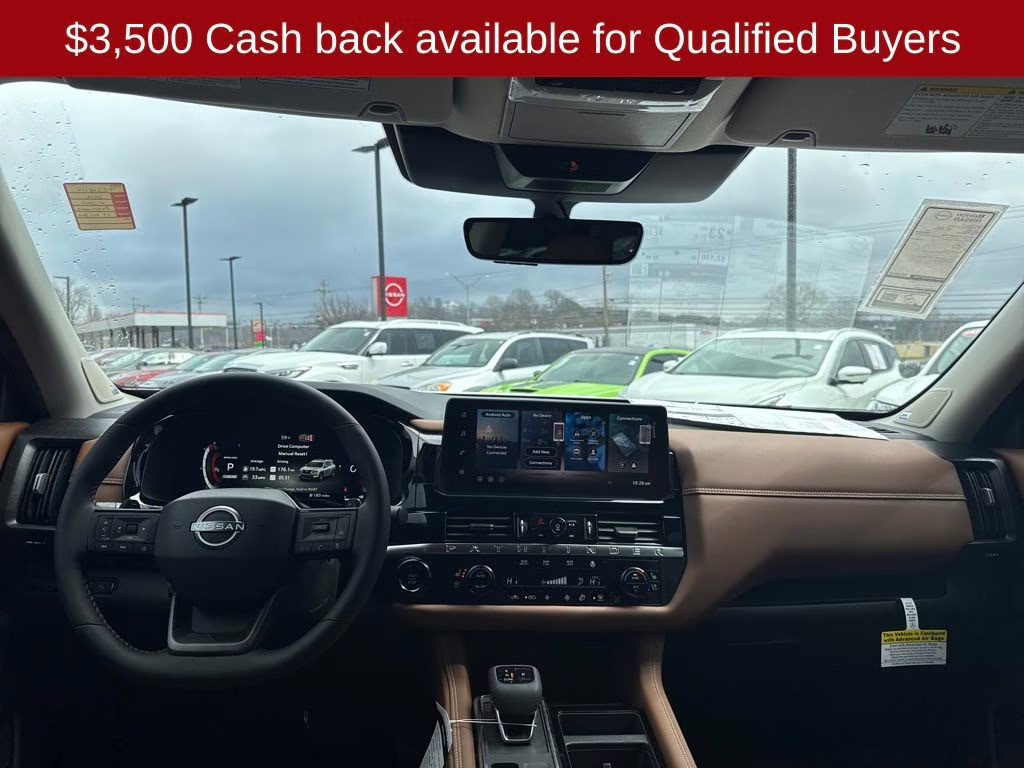 2026 Everest White Pearl/Black Nissan Pathfinder Platinum FWD SUV