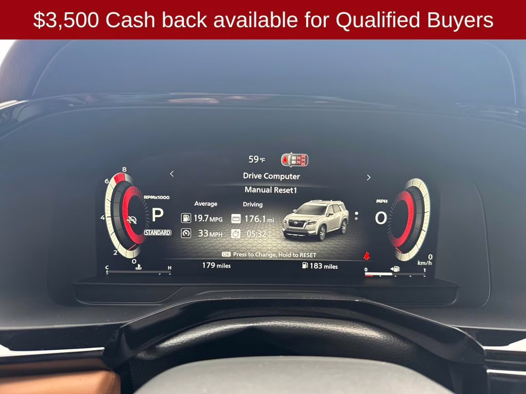 2026 Everest White Pearl/Black Nissan Pathfinder Platinum FWD SUV