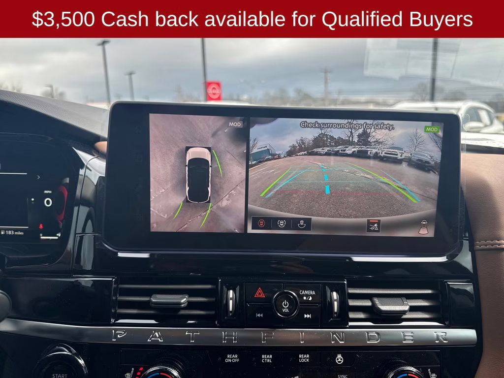 2026 Everest White Pearl/Black Nissan Pathfinder Platinum FWD SUV