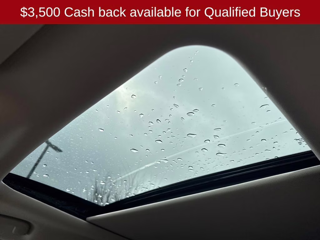 2026 Everest White Pearl/Black Nissan Pathfinder Platinum FWD SUV