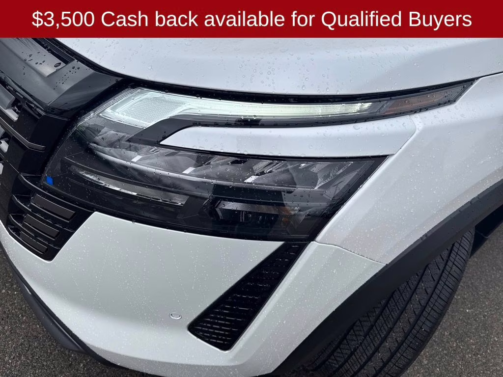 2026 Everest White Pearl/Black Nissan Pathfinder Platinum FWD SUV