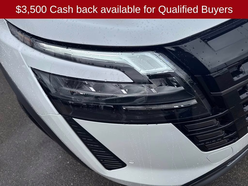 2026 Everest White Pearl/Black Nissan Pathfinder Platinum FWD SUV