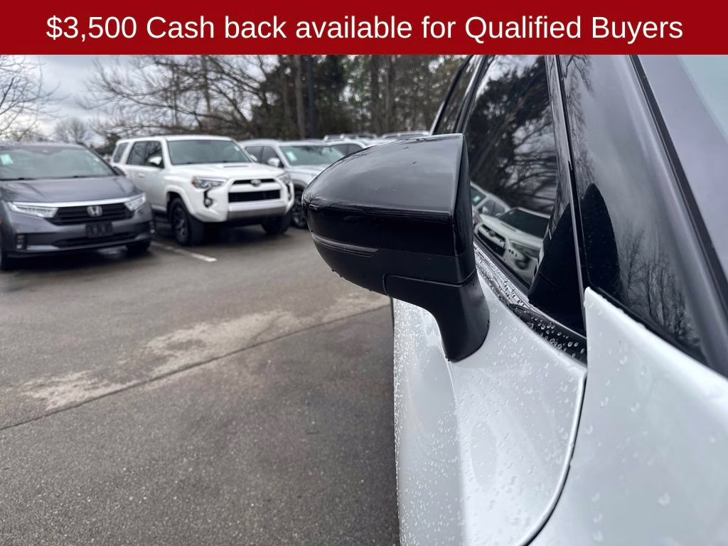 2026 Everest White Pearl/Black Nissan Pathfinder Platinum FWD SUV