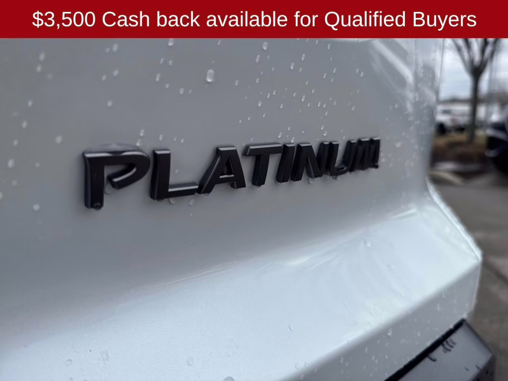 2026 Everest White Pearl/Black Nissan Pathfinder Platinum FWD SUV