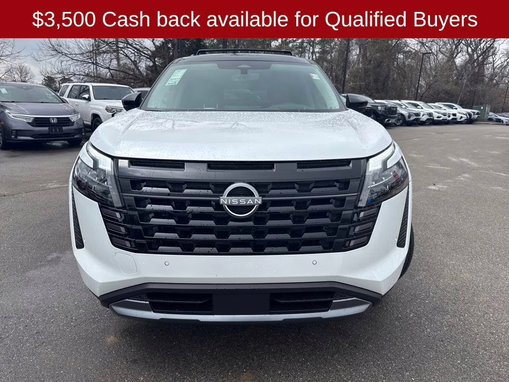 2026 Everest White Pearl/Black Nissan Pathfinder Platinum FWD SUV