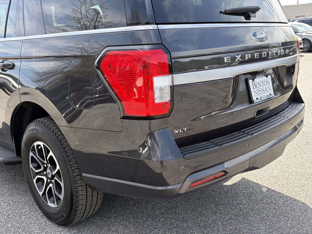 2024 Gray Metallic Ford Expedition XLT RWD SUV