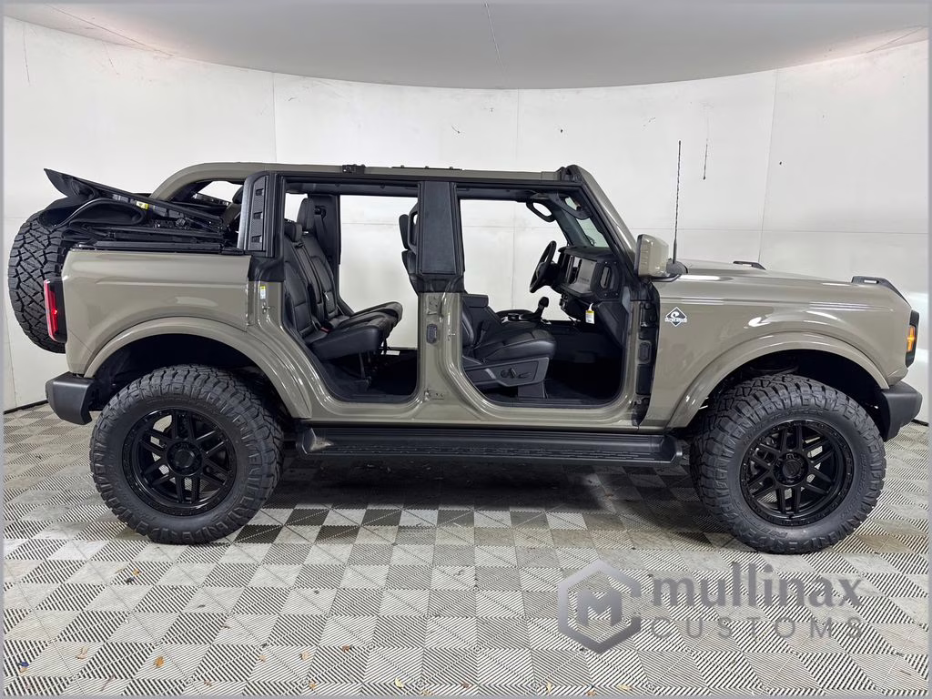 2026 Marsh Gray Ford Bronco Outer Banks 4X4 SUV