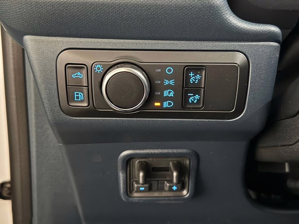 2026 Oxford White Ford Maverick XL AWD Truck