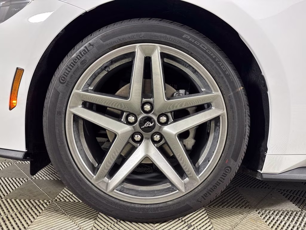 2026 Oxford White Ford Mustang EcoBoost RWD Coupe
