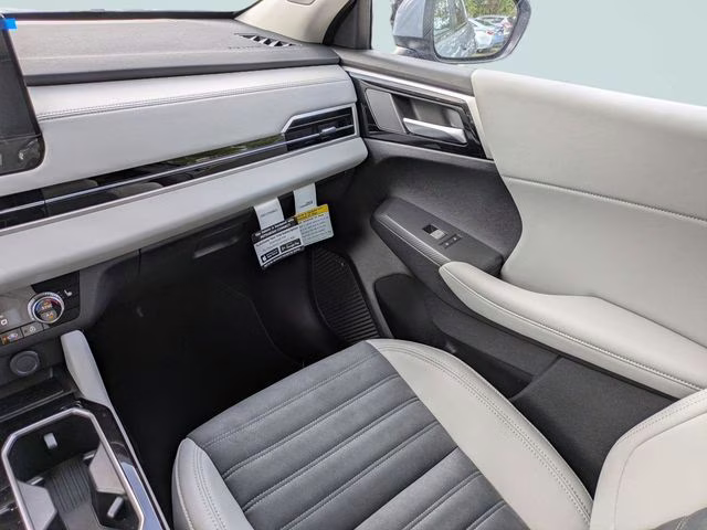 2026 Moonstone Gray Metallic Mitsubishi Outlander SE FWD SUV