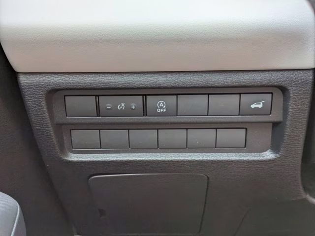 2026 Moonstone Gray Metallic Mitsubishi Outlander SE FWD SUV